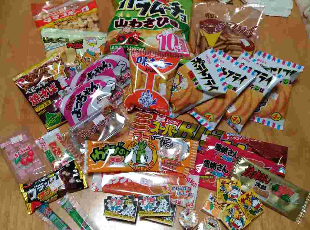 駄菓子の数々