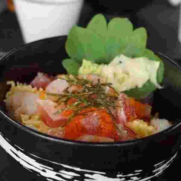 一魚一会の「バラチラシ丼」