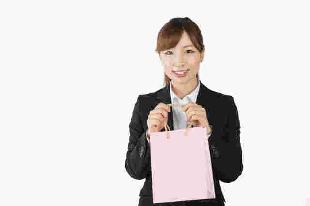 手土産を渡す