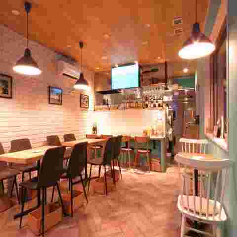SLOW cafeの店内の様子