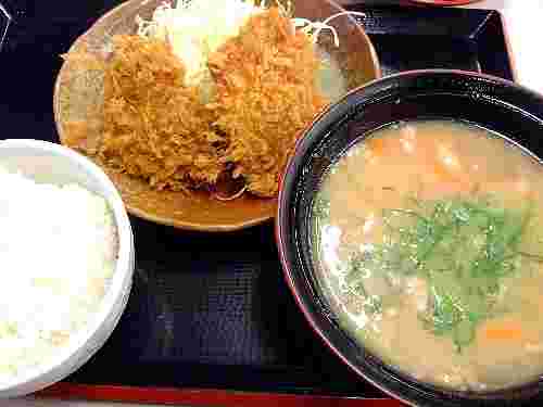 かつやとん汁定食