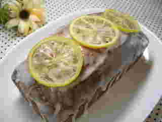 アイシング掛けレモンケーキ