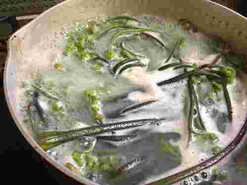 わらびのあく抜きに小麦粉を使用