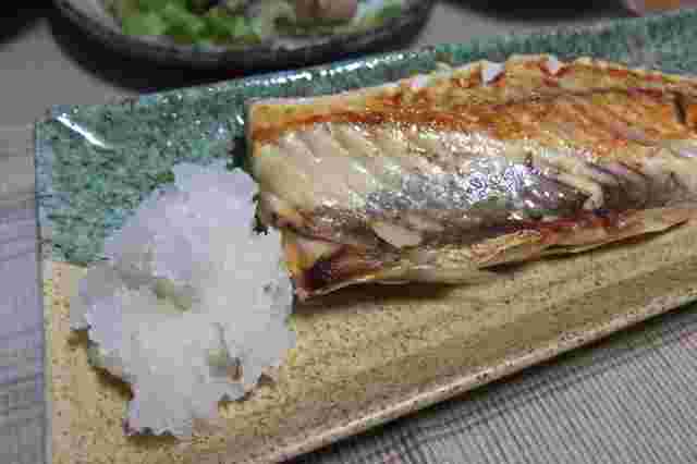 さばの塩焼きと大根おろし