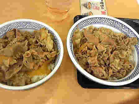 丼ぶりに盛られた吉野家の牛丼2人前