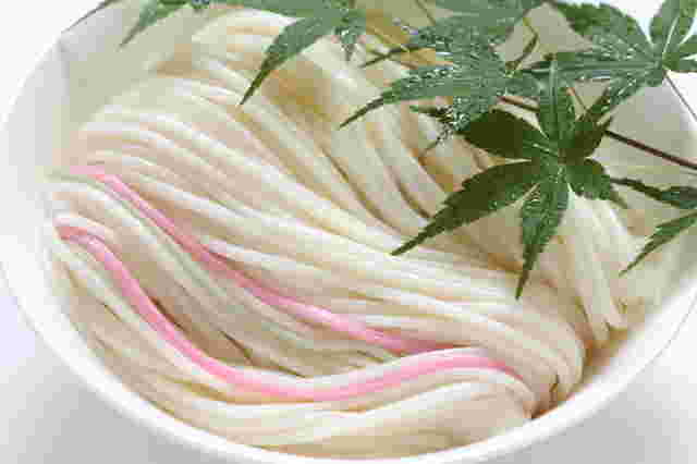 色麺が入ったひやむぎ