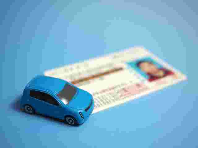 ミニカーと運転免許証
