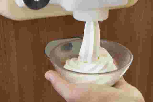 ソフトクリームを作るところ