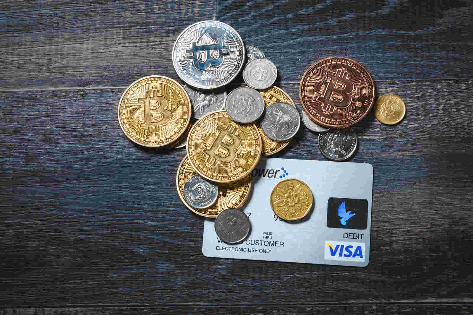 クレジットカードと硬貨