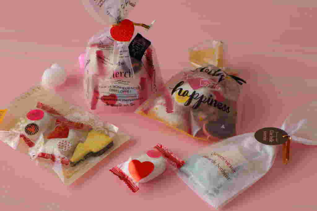 ダイソーの商品で可愛くラッピングしたスイーツ