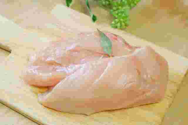 鶏むね肉の画像