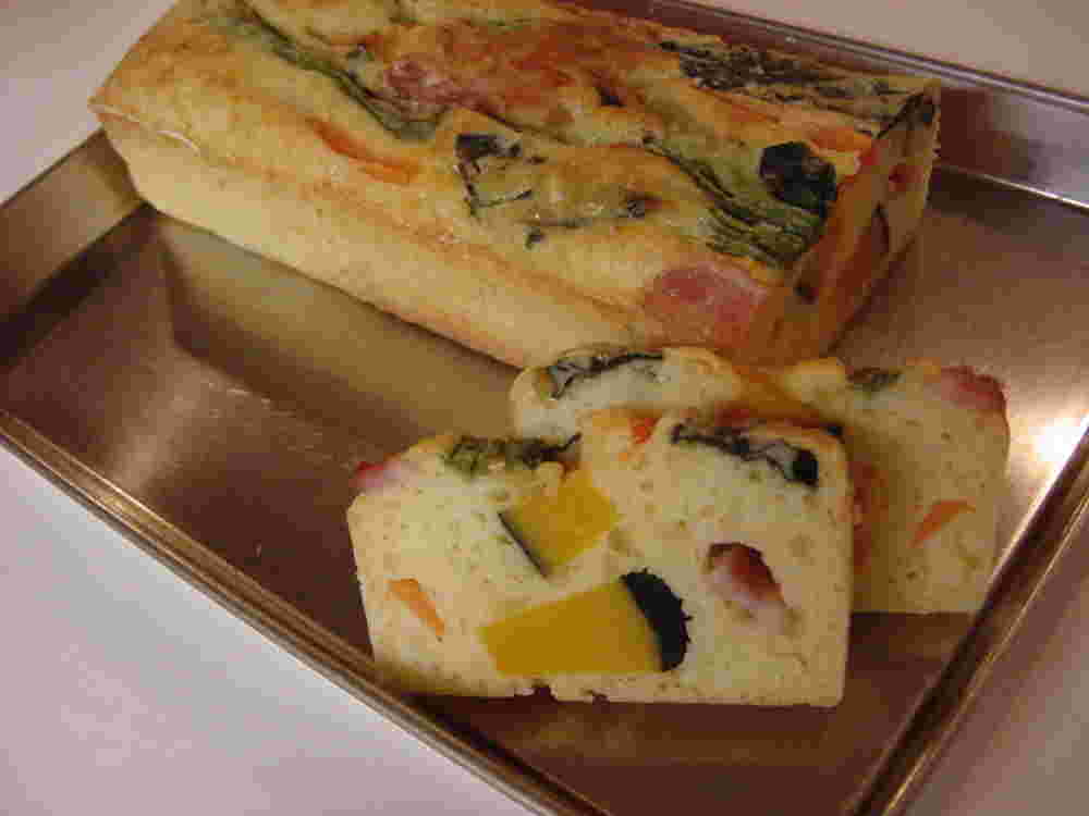 塩麹でヘルシー　ケークサレ
