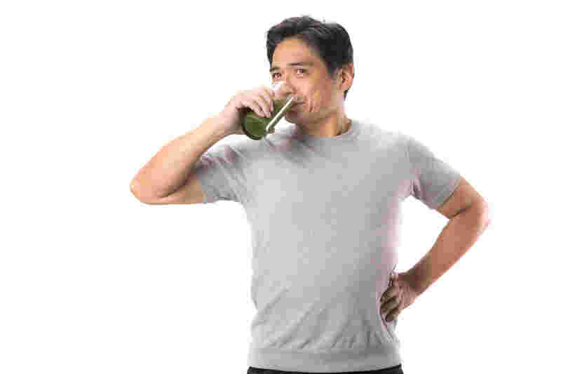 健康に気にしている中年男性