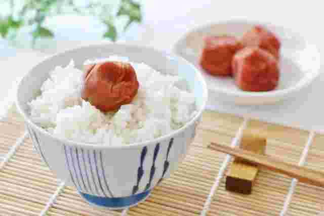 梅干しとご飯
