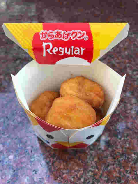 からあげクンレギュラー味の蓋を開け上から見た所
