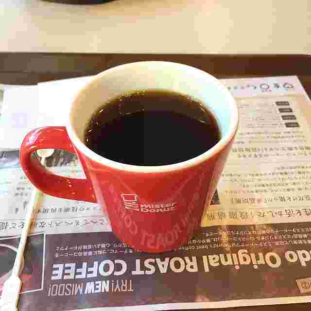 マグカップに入ったミスドのコーヒー
