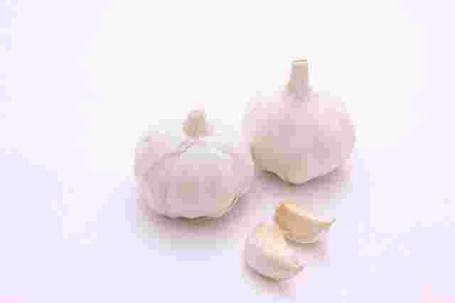 にんにく丸ごと2個と2片の紹介