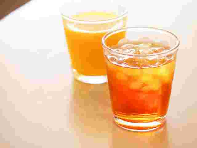 ドリンクが2つ並んでいる