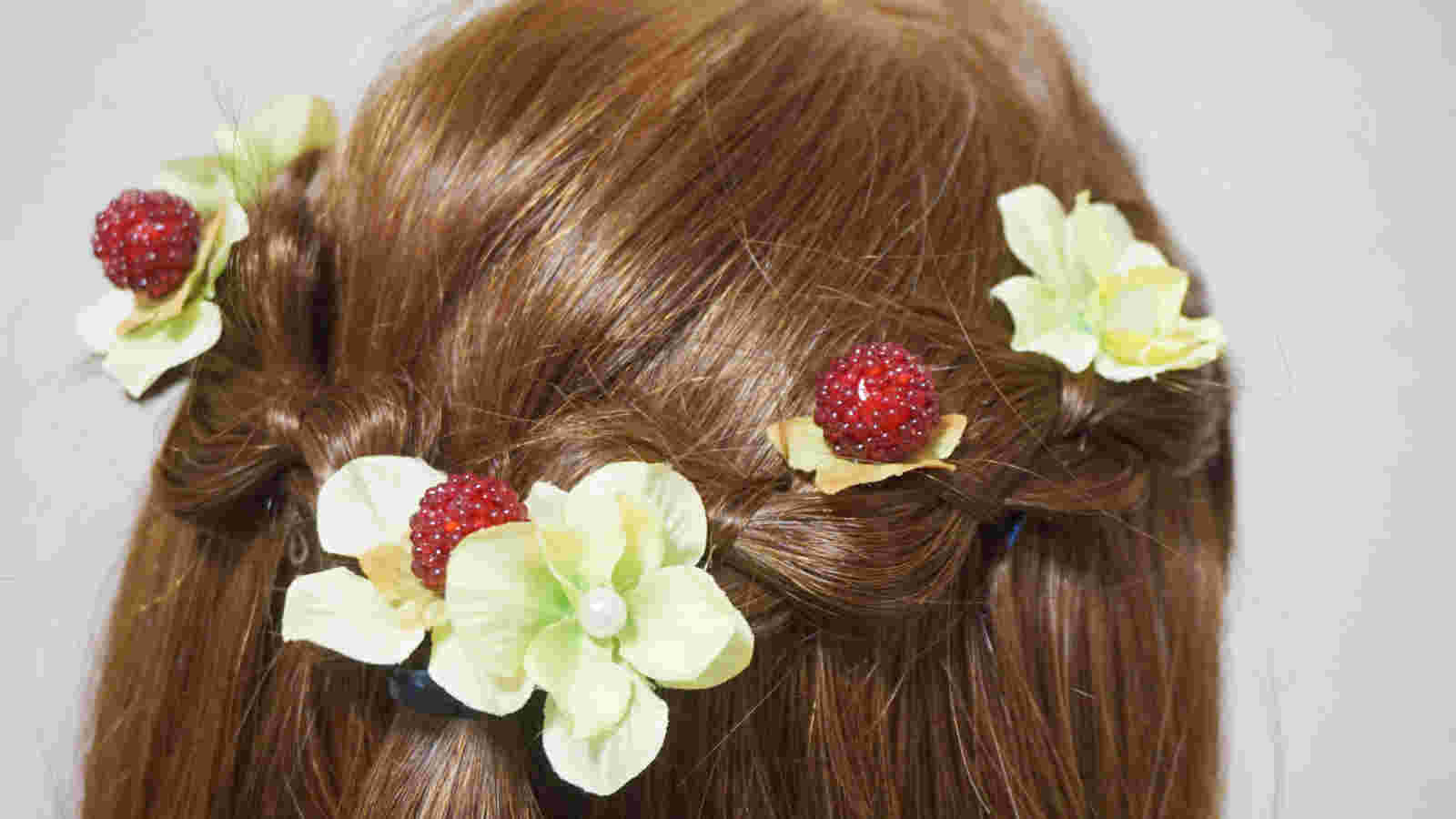 造花をヘアアクセサリーに