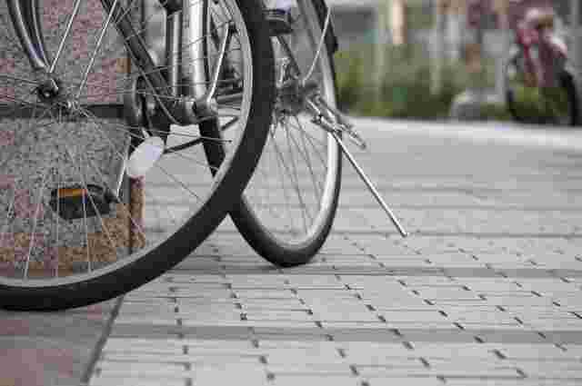 路上に停めている自転車