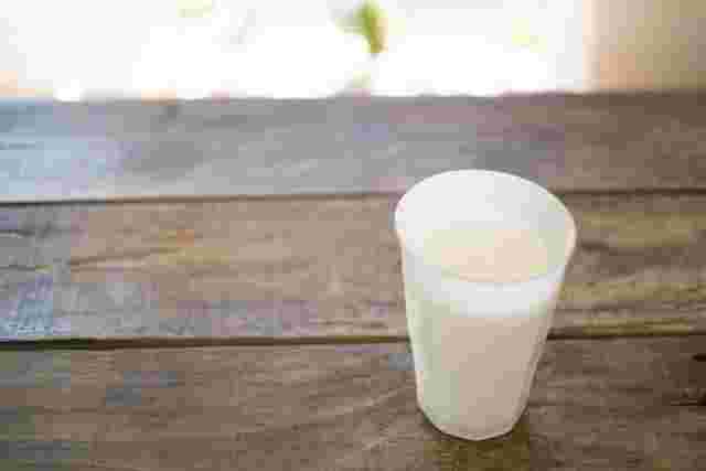 グラス一杯の飲むヨーグルト