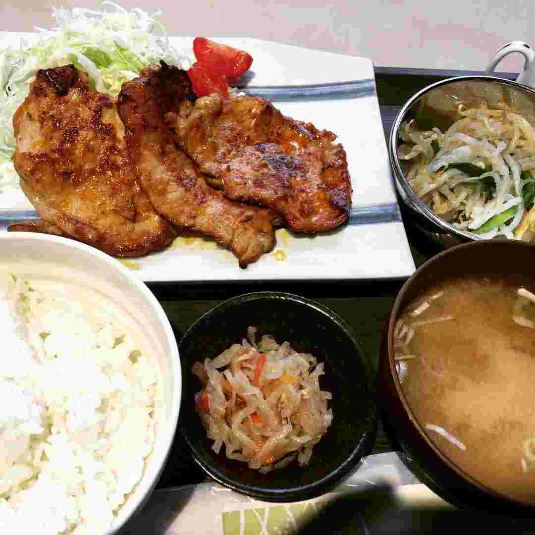 餃子の満州の美保野ポークの生姜焼き定食