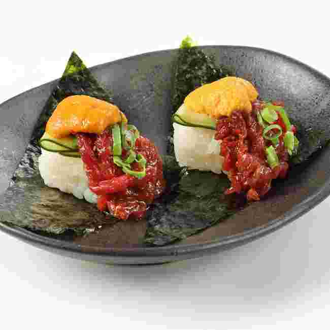 うに×桜肉の寿司