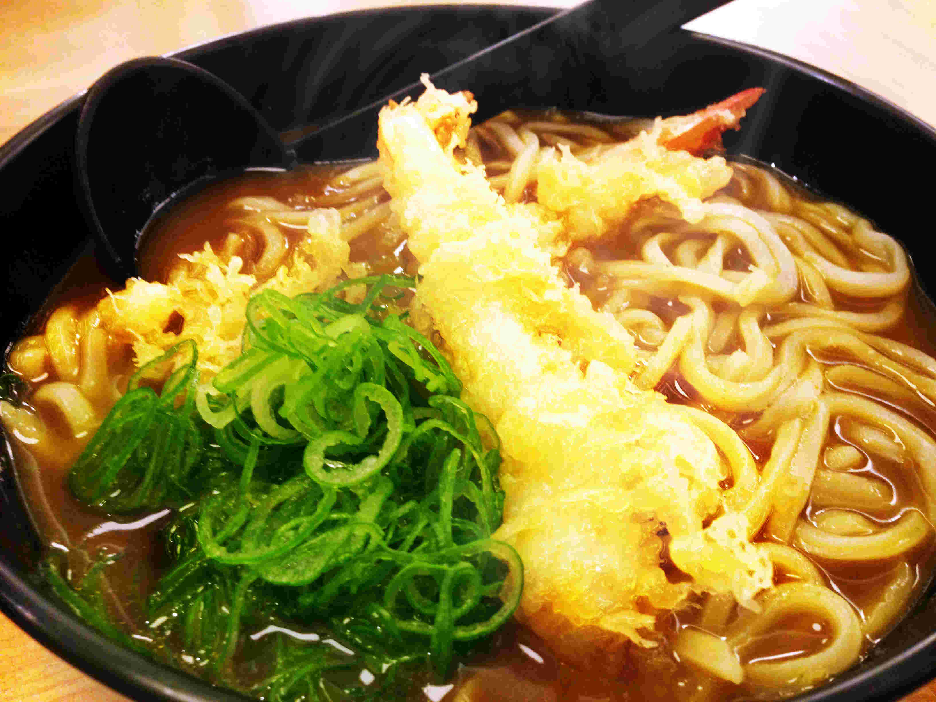 エビ天が入っているカレーうどん