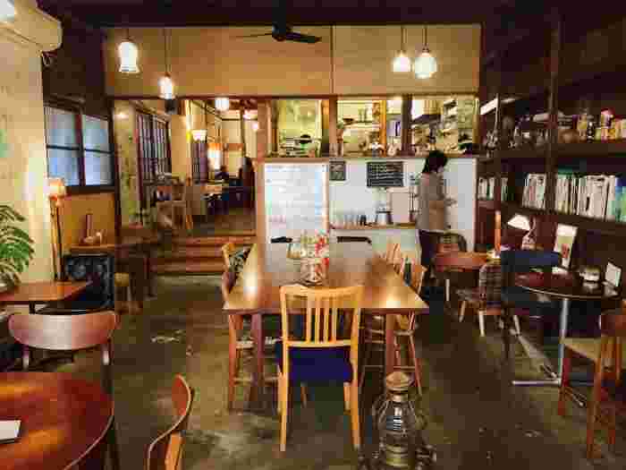 イリヤプラスカフェの店内