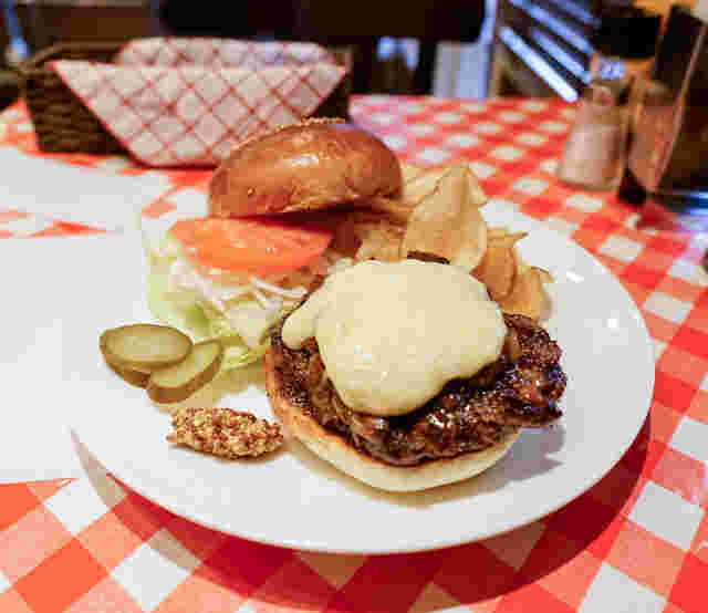 アイコウシャのハンバーガー