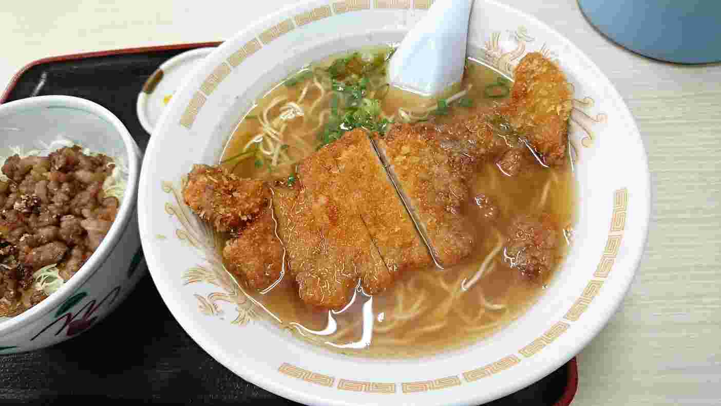 とん亭のかつラーメン