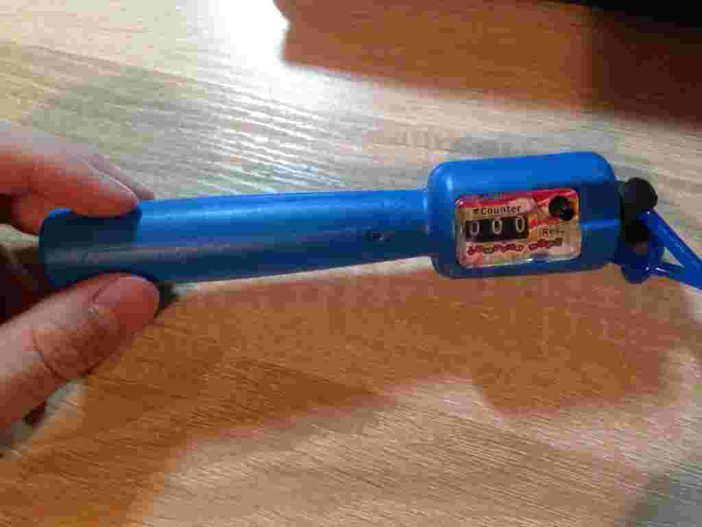 飛んだ回数をカウントしてくれるなわとび