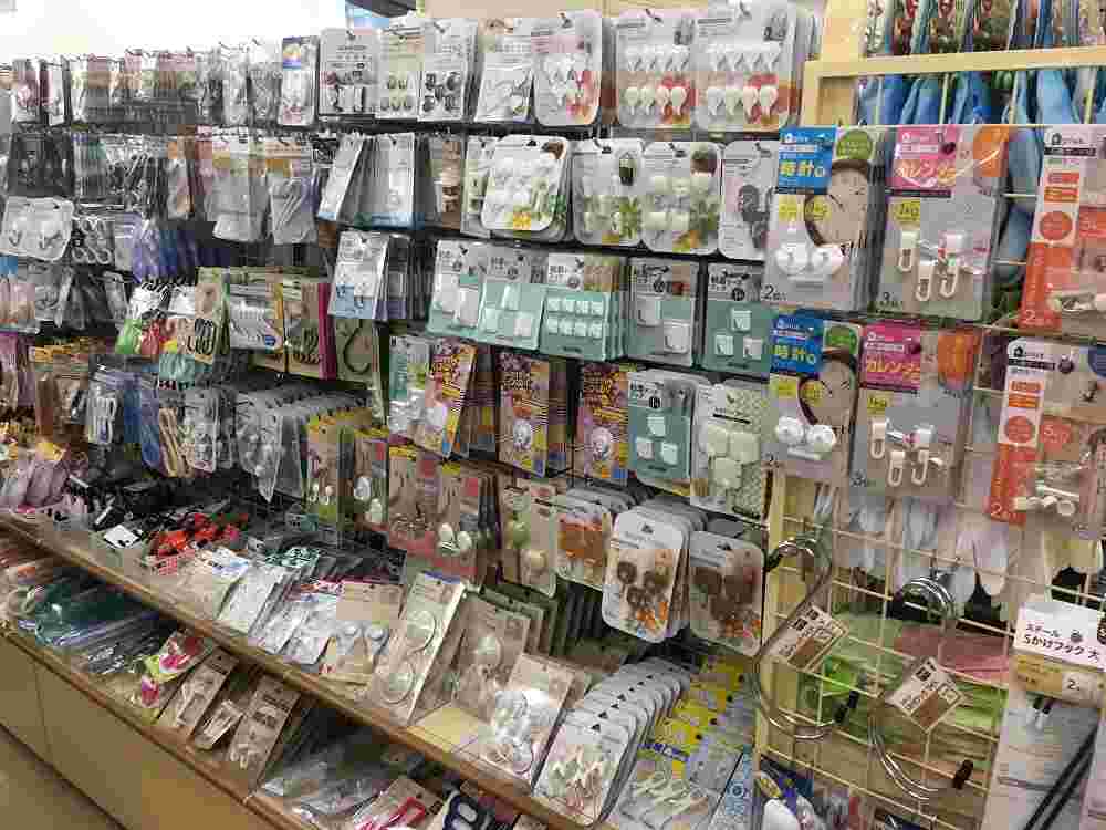 セリアのフック売り場