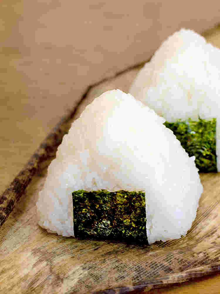 三角おにぎり