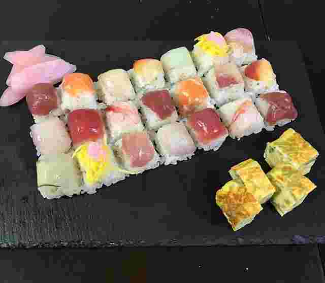 製氷皿でしゃりを形にしたお寿司