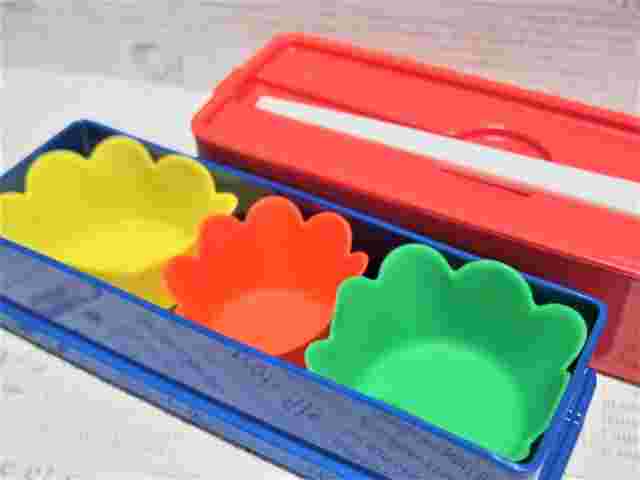 弁当箱に入ったシリコンカップ