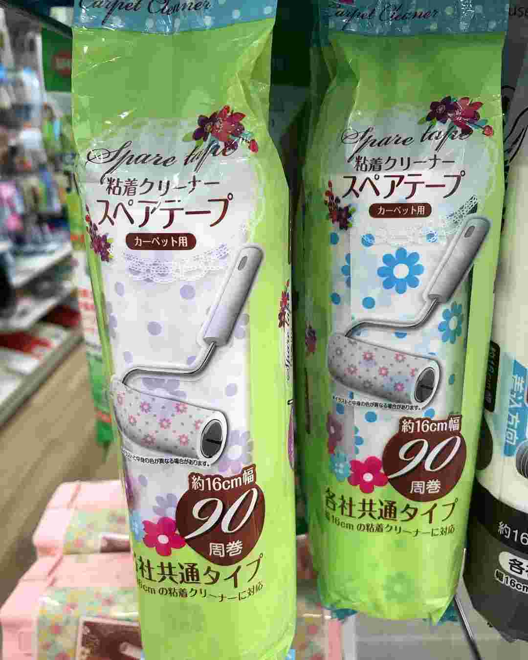 セリアの粘着クリーナースペアテープ花柄の様子
