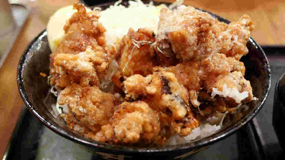 鬼盛りすたみな唐揚げ丼