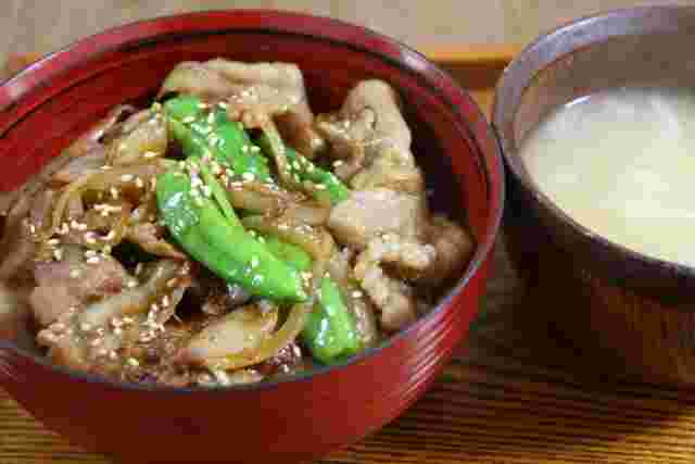 ししとうの入った豚丼