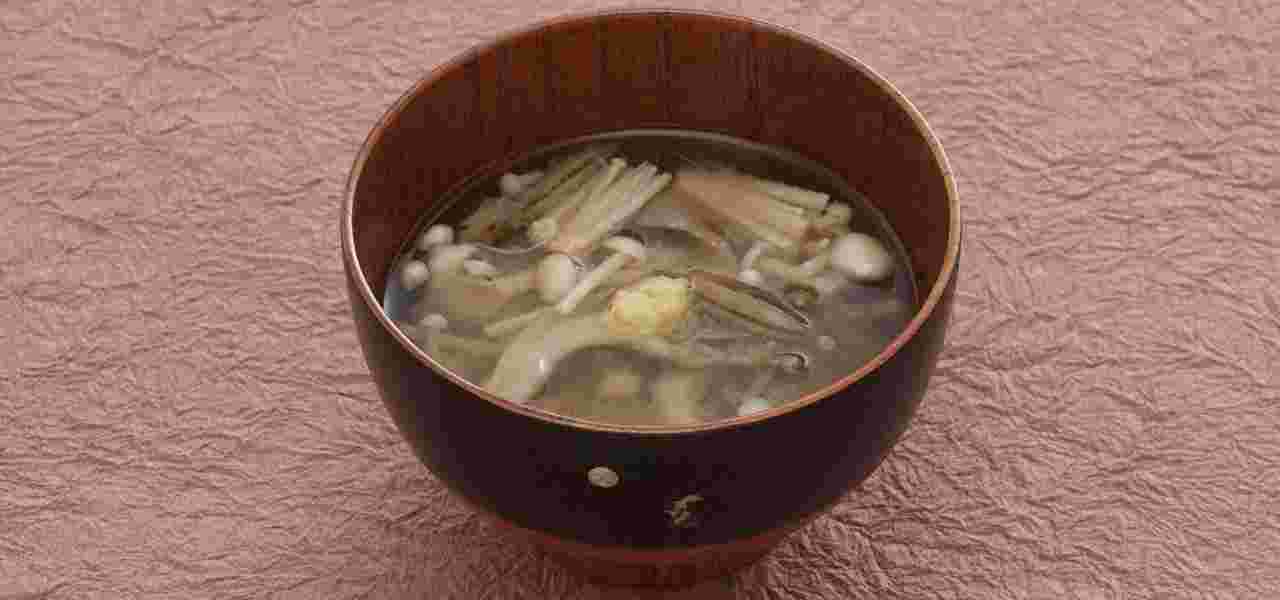 きのことじゅんさいの味噌汁