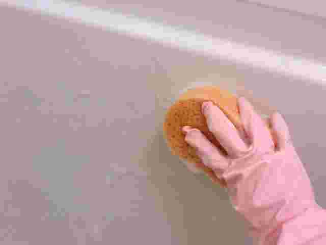ゴム手袋で皮膚を保護