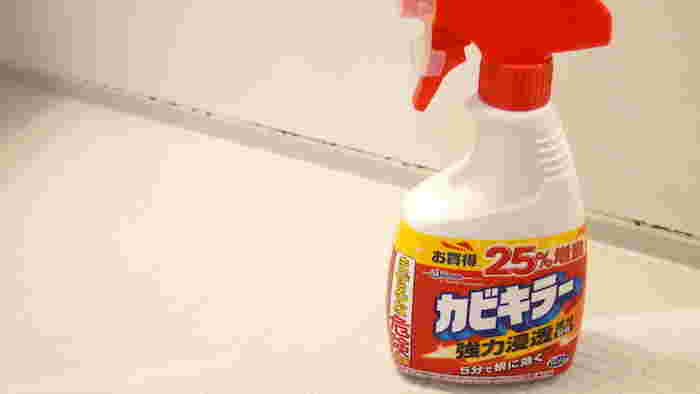 カビキラーと風呂場のカビ画像