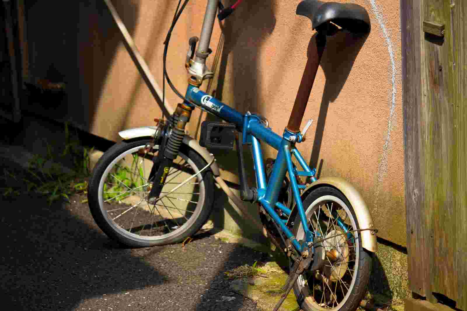 錆びている自転車