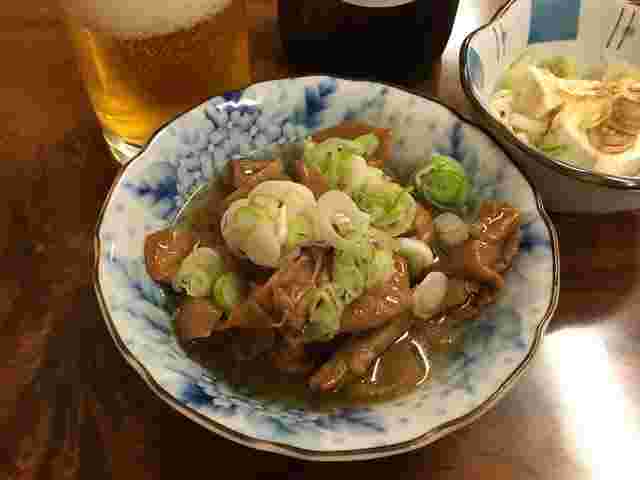 鳥一本店のもつ煮込み