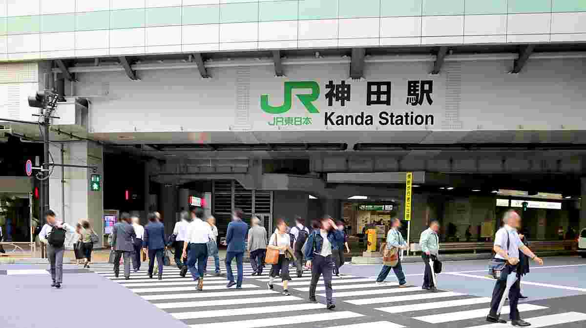 JR神田駅前