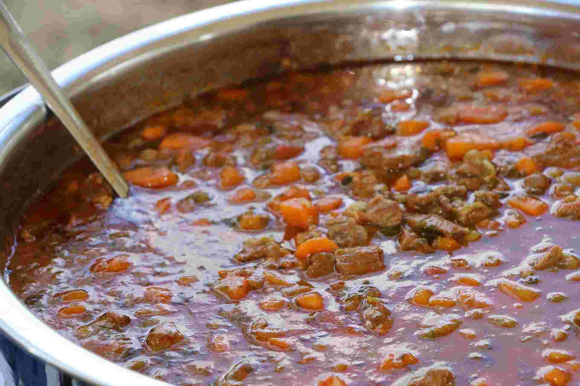 鍋に入っているカレー
