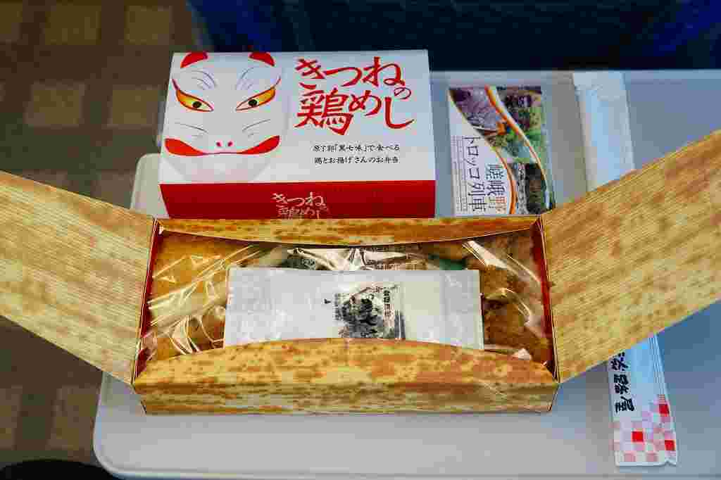 新神戸駅駅弁のきつねの鶏めし