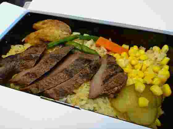 新神戸駅駅弁の神戸のあっちっちステーキ弁当