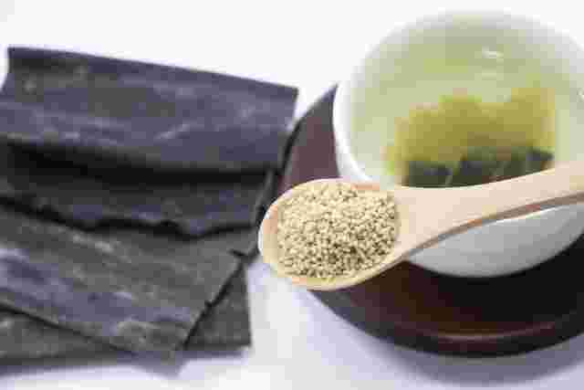 和風だしとだしの素の代用となる昆布茶