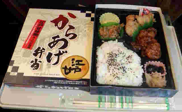 品川駅の駅弁「江戸甘からあげ弁当」パッケージと中身